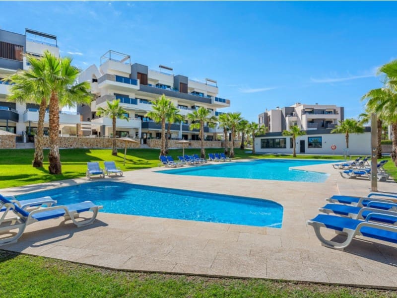 2 soveværelse Lejlighed til salg i Orihuela Costa med swimmingpool garage - € 299.000 (Ref: 10078236)