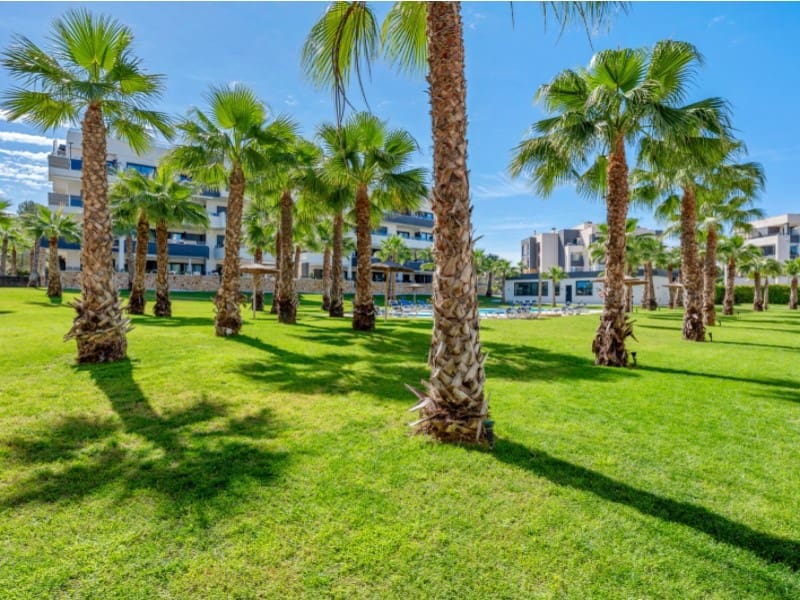 2 soveværelse Lejlighed til salg i Orihuela Costa med swimmingpool garage - € 299.000 (Ref: 10078236)