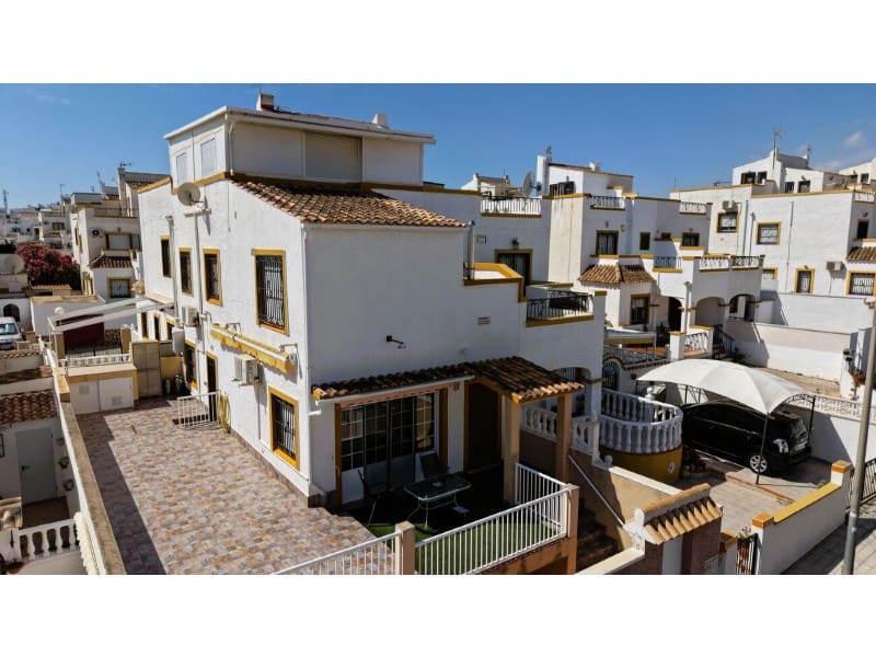 6 soveværelse Byhus til salg i Orihuela Costa med garage - € 279.900 (Ref: 10078238)