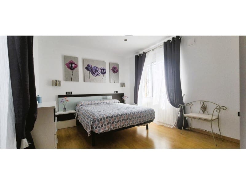 6 soveværelse Byhus til salg i Orihuela Costa med garage - € 279.900 (Ref: 10078238)