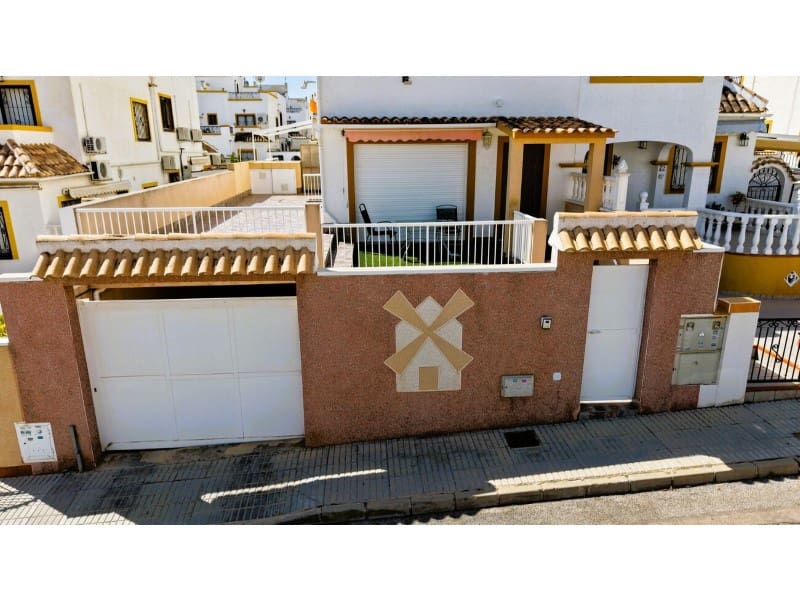 6 soveværelse Byhus til salg i Orihuela Costa med garage - € 279.900 (Ref: 10078238)
