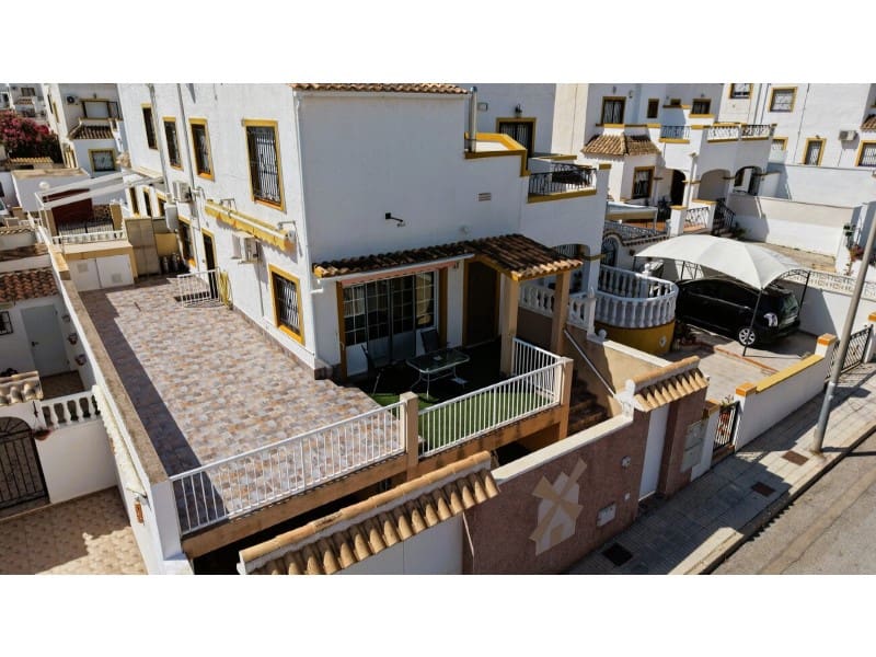 6 soveværelse Byhus til salg i Orihuela Costa med garage - € 279.900 (Ref: 10078238)