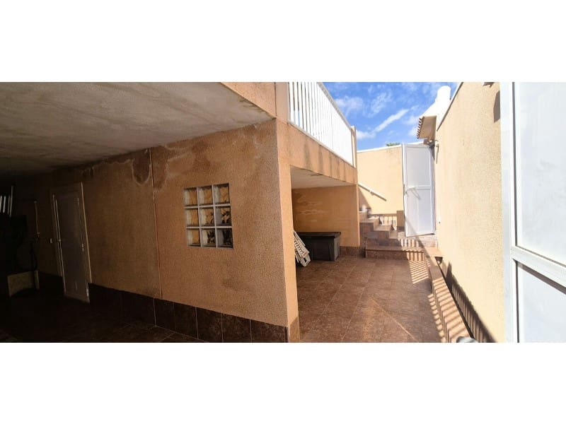 6 soveværelse Byhus til salg i Orihuela Costa med garage - € 279.900 (Ref: 10078238)