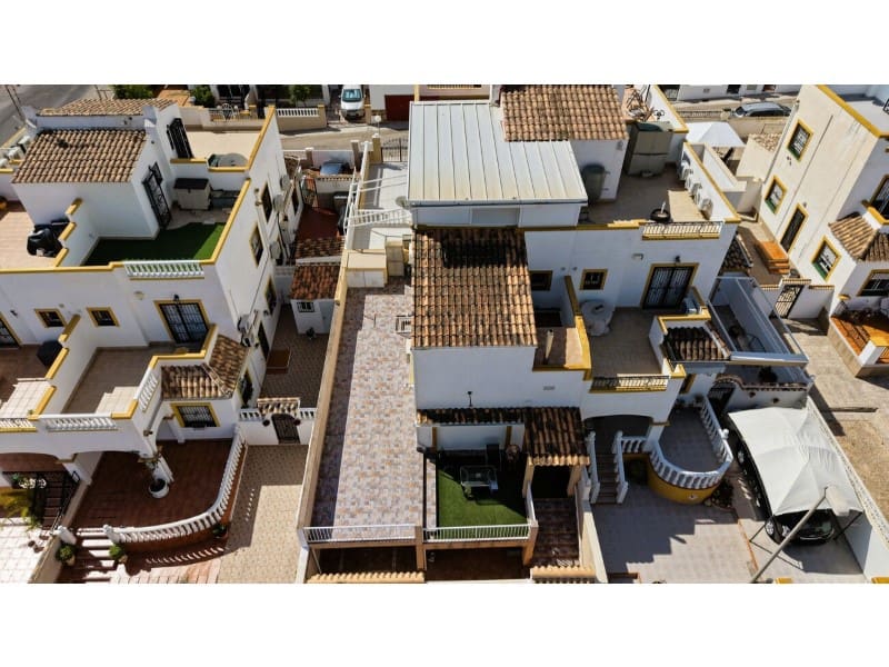 6 soveværelse Byhus til salg i Orihuela Costa med garage - € 279.900 (Ref: 10078238)
