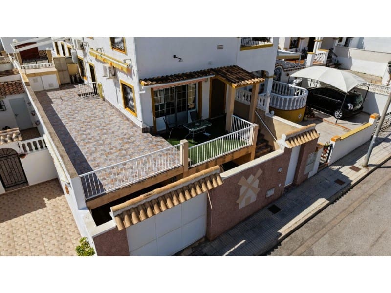 6 soveværelse Byhus til salg i Orihuela Costa med garage - € 279.900 (Ref: 10078238)