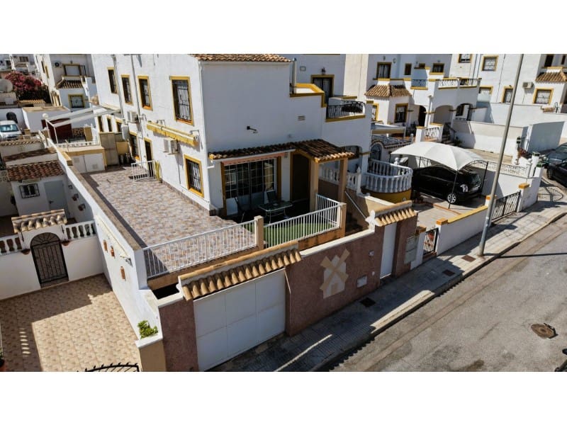 6 soveværelse Byhus til salg i Orihuela Costa med garage - € 279.900 (Ref: 10078238)