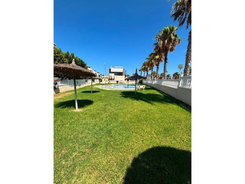 2 Zimmer Villa zu verkaufen in Orihuela Costa mit Pool - 215.000 € (Ref: 10078241)