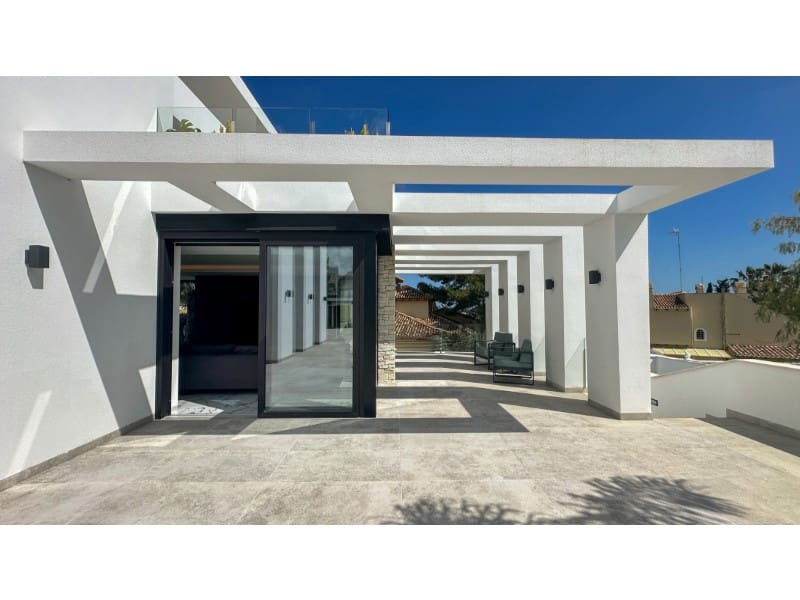 4 camera da letto Villa in vendita in Orihuela Costa con piscina garage - 2.950.000 € (Rif: 10080992)