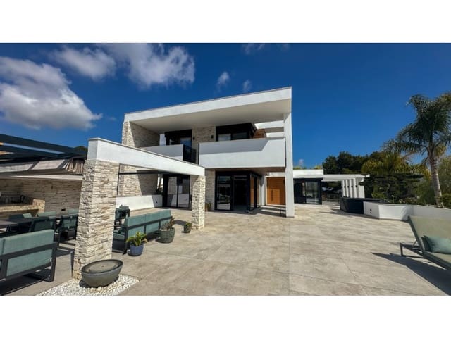 4 camera da letto Villa in vendita in Villamartin, Orihuela con piscina garage - 2.950.000 € (Rif: 10080992)