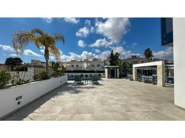 4 camera da letto Villa in vendita in Villamartin, Orihuela con piscina garage - 2.950.000 € (Rif: 10080992)