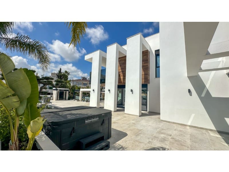 4 camera da letto Villa in vendita in Orihuela Costa con piscina garage - 2.950.000 € (Rif: 10080992)