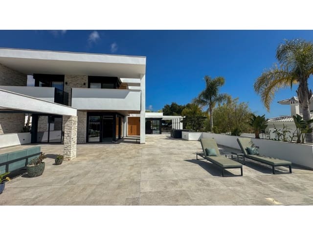 4 camera da letto Villa in vendita in Villamartin, Orihuela con piscina garage - 2.950.000 € (Rif: 10080992)