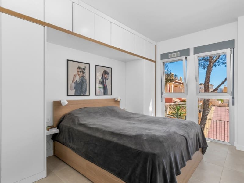 3 sovrum Lägenhet till salu i Orihuela Costa med garage - 319 000 € (Ref: 10080993)