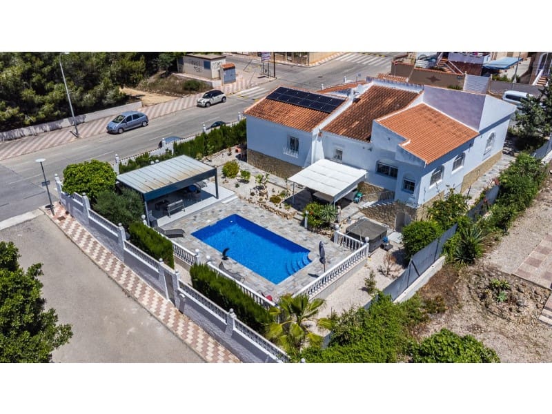 3 soveværelse Villa til salg i San Fulgencio med swimmingpool garage - € 525.000 (Ref: 10080994)