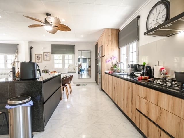 3 soveværelse Villa til salg i San Fulgencio med swimmingpool garage - € 525.000 (Ref: 10080994)