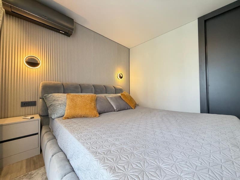 4 slaapkamer Villa te koop in Punta Prima met zwembad - € 749.000 (Ref: 10080997)