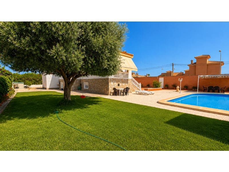 5 bedroom Villa for sale in El Chaparral with pool garage - € 399,000 (Ref: 10080999)