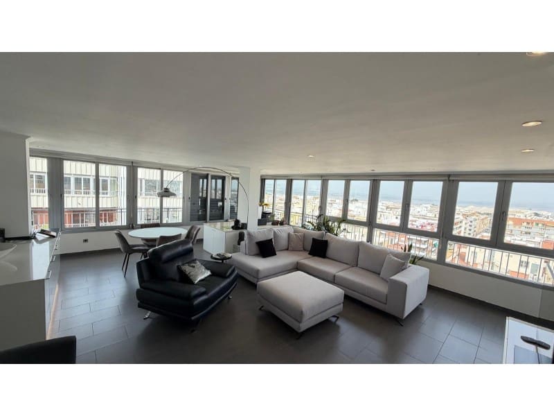 2 makuuhuone Kattohuoneisto myytävänä paikassa Torrevieja mukana uima-altaan - 369 900 € (Ref: 10081001)
