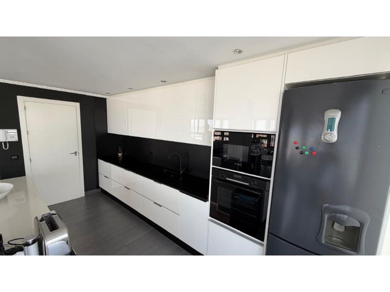 2 makuuhuone Kattohuoneisto myytävänä paikassa Torrevieja mukana uima-altaan - 369 900 € (Ref: 10081001)