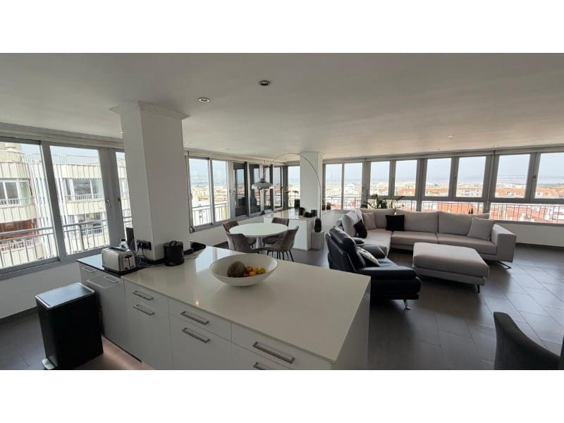 2 makuuhuone Kattohuoneisto myytävänä paikassa Torrevieja mukana uima-altaan - 369 900 € (Ref: 10081001)