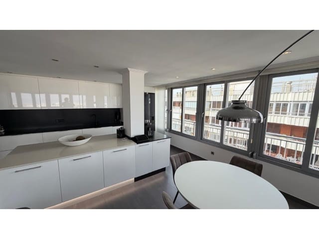 2 makuuhuone Kattohuoneisto myytävänä paikassa Playa del Acequión, Torrevieja mukana uima-altaan - 369 900 € (Ref: 10081001)
