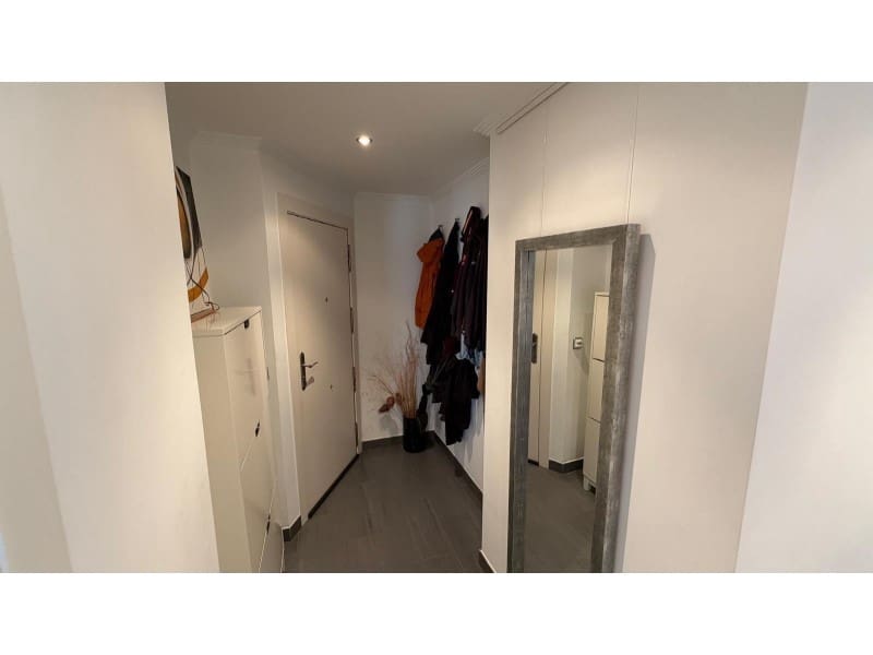 2 makuuhuone Kattohuoneisto myytävänä paikassa Torrevieja mukana uima-altaan - 369 900 € (Ref: 10081001)