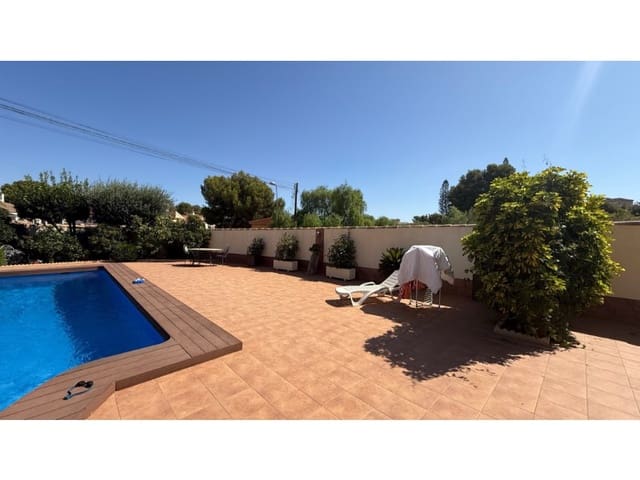 Chalet de 7 habitaciones en Los Altos en venta con piscina - 930.000 € (Ref: 10086102)