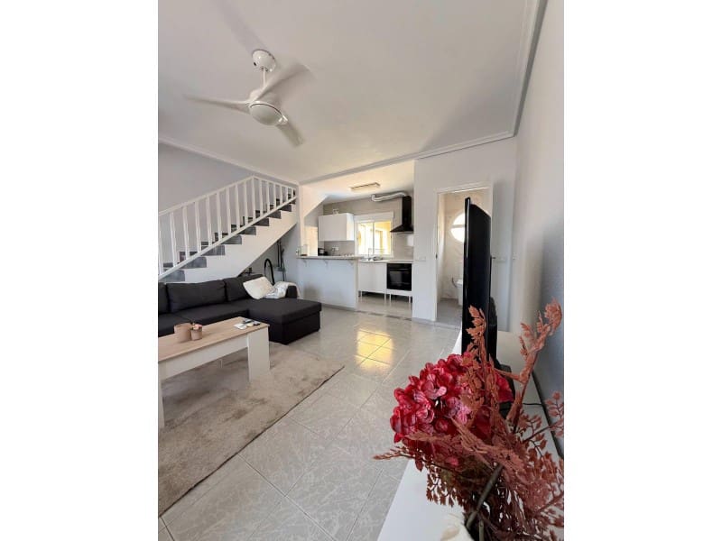 2 soverom Leilighet til salgs i Torrevieja med svømmebasseng - € 159 900 (Ref: 10089457)