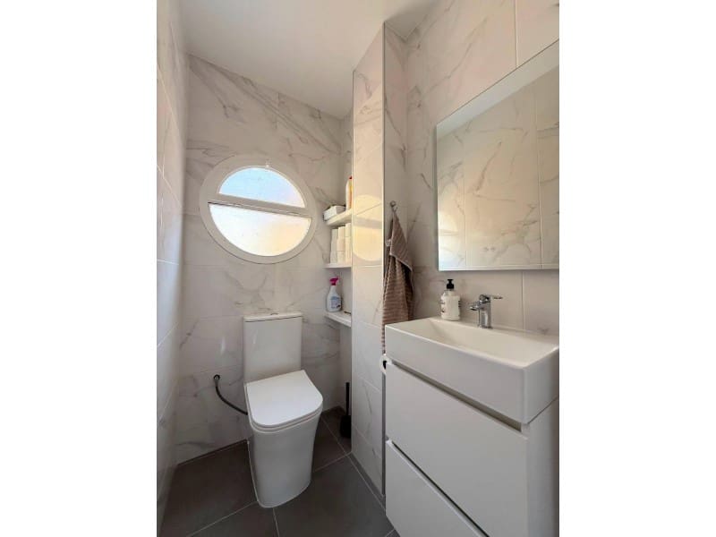 2 soverom Leilighet til salgs i Torrevieja med svømmebasseng - € 159 900 (Ref: 10089457)