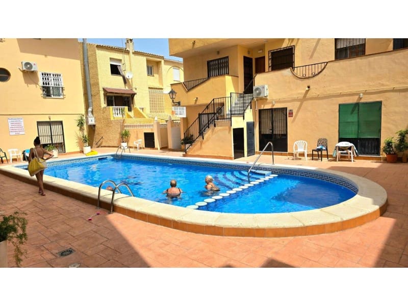 2 soverom Leilighet til salgs i Torrevieja med svømmebasseng - € 159 900 (Ref: 10089457)