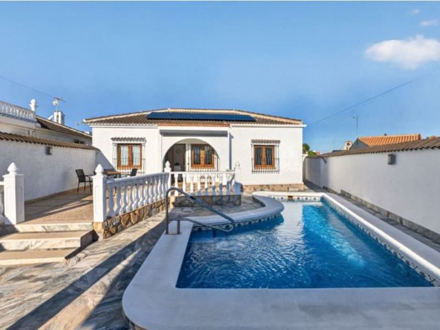 3 camera da letto Villa in vendita in El Chaparral, Torrevieja con piscina - 349.000 € (Rif: 10109410)