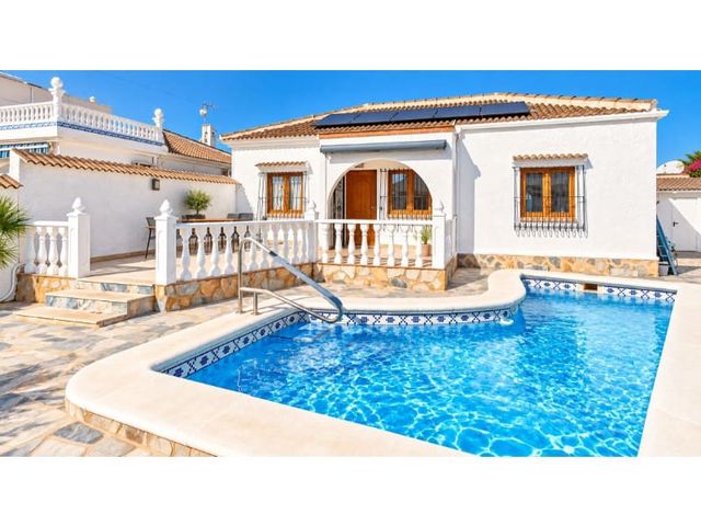 3 camera da letto Villa in vendita in El Chaparral, Torrevieja con piscina - 349.000 € (Rif: 10109410)