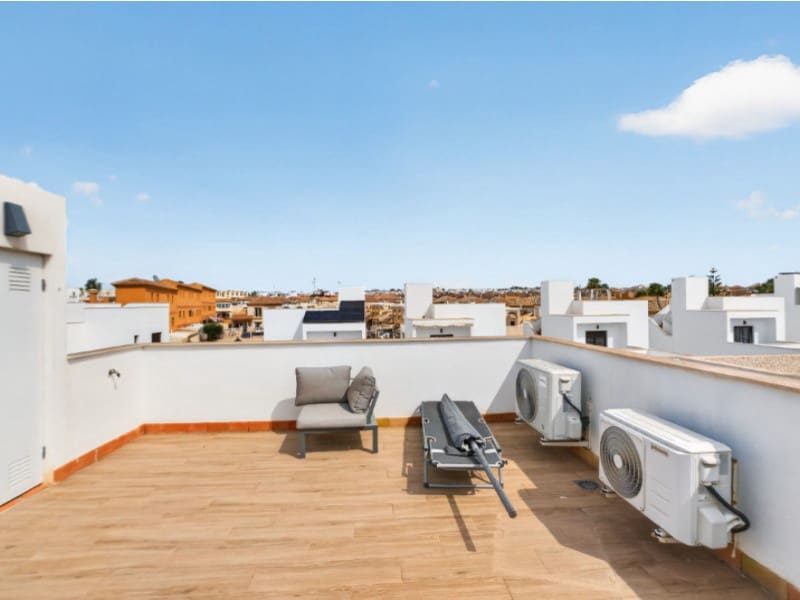 3 bedroom Villa for sale in Torrevieja with pool garage - € 365,000 (Ref: 10119726)