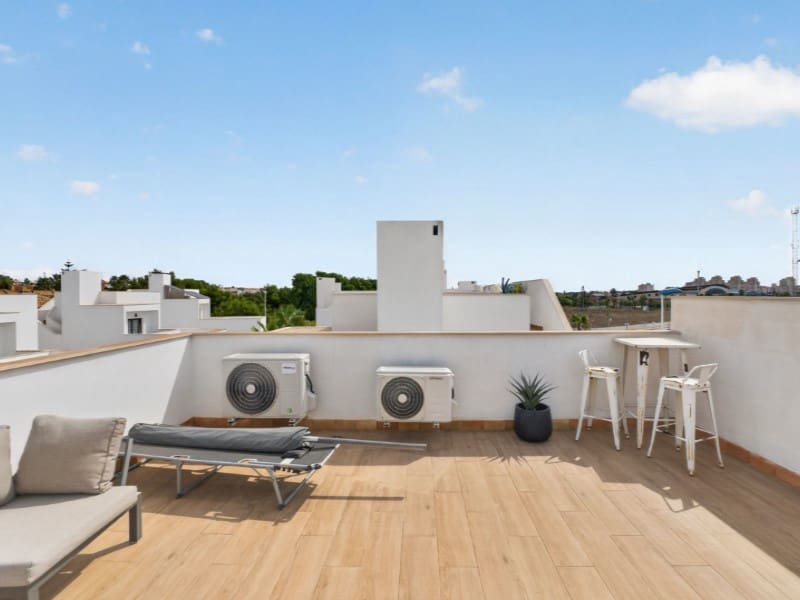 3 bedroom Villa for sale in Torrevieja with pool garage - € 365,000 (Ref: 10119726)