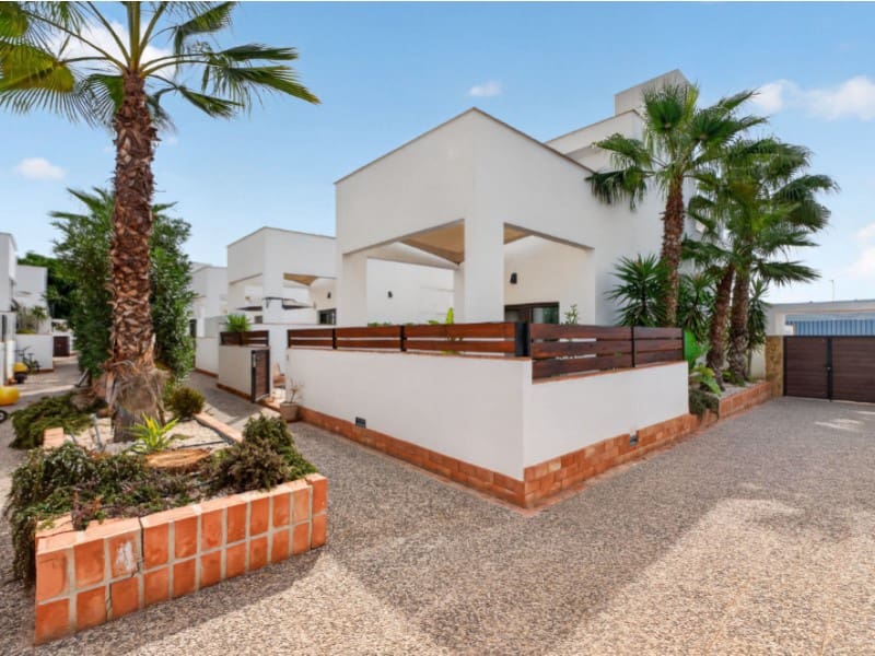 3 bedroom Villa for sale in Torrevieja with pool garage - € 365,000 (Ref: 10119726)
