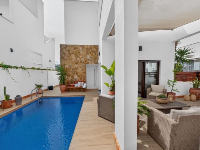3 quarto Moradia para venda em Parque Acuático - Sector 25, Torrevieja com piscina garagem - 365 000 € (Ref: 10119726)