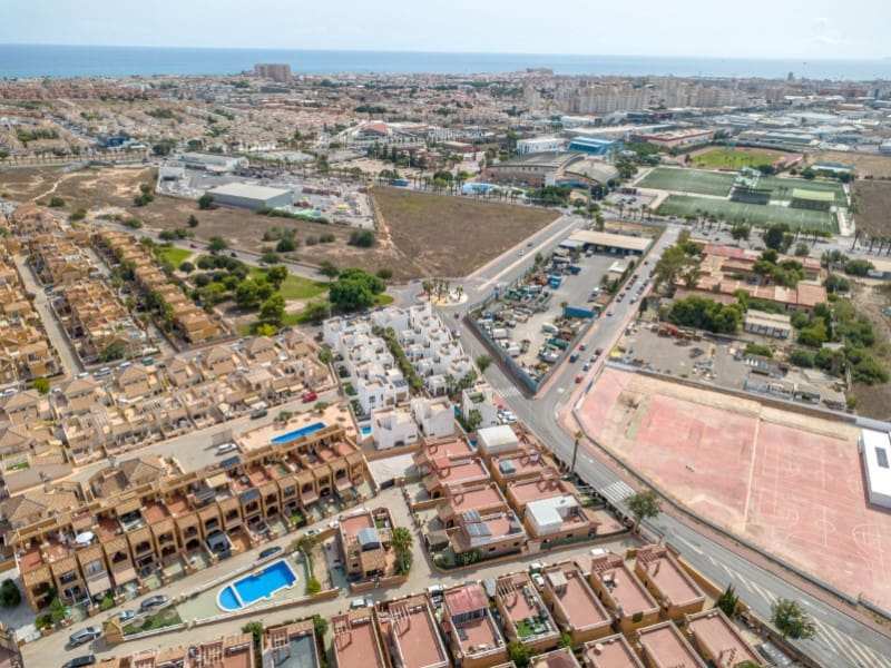 3 bedroom Villa for sale in Torrevieja with pool garage - € 365,000 (Ref: 10119726)