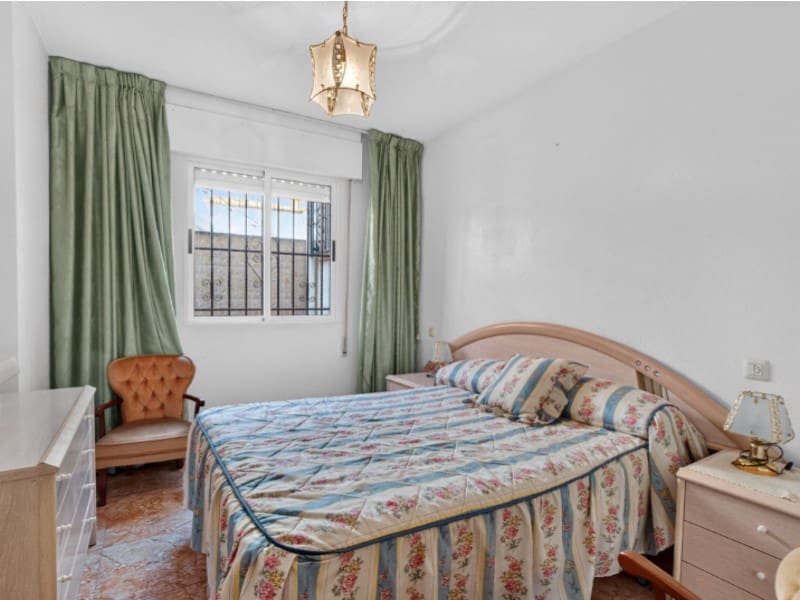 3 quarto Casa em Banda para venda em Torrevieja com piscina - 184 000 € (Ref: 10131448)