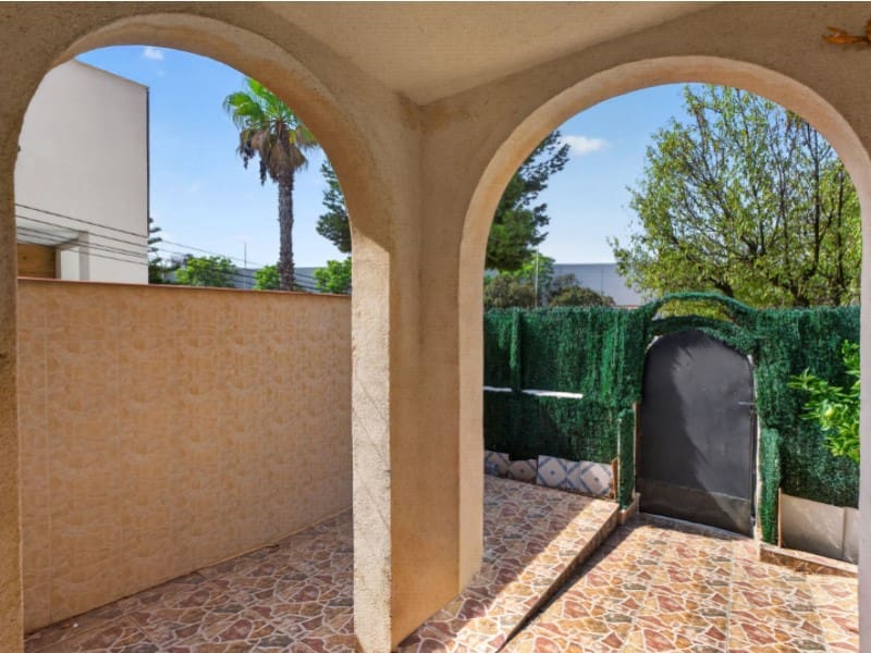 3 quarto Casa em Banda para venda em Torrevieja com piscina - 184 000 € (Ref: 10131448)