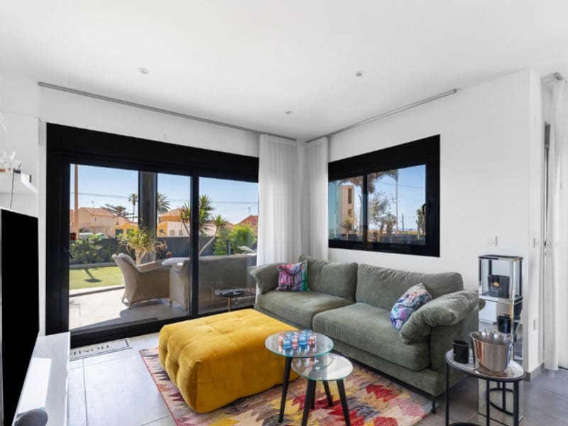 4 slaapkamer Villa te koop in Torrevieja met zwembad garage - € 895.000 (Ref: 10146778)
