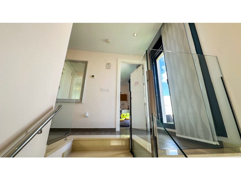 5 soverom Villa til salgs i Torrevieja med svømmebasseng - € 549 000 (Ref: 10146781)