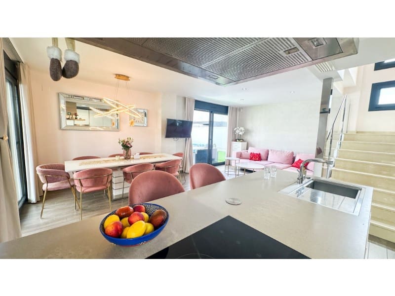 5 soverom Villa til salgs i Torrevieja med svømmebasseng - € 549 000 (Ref: 10146781)