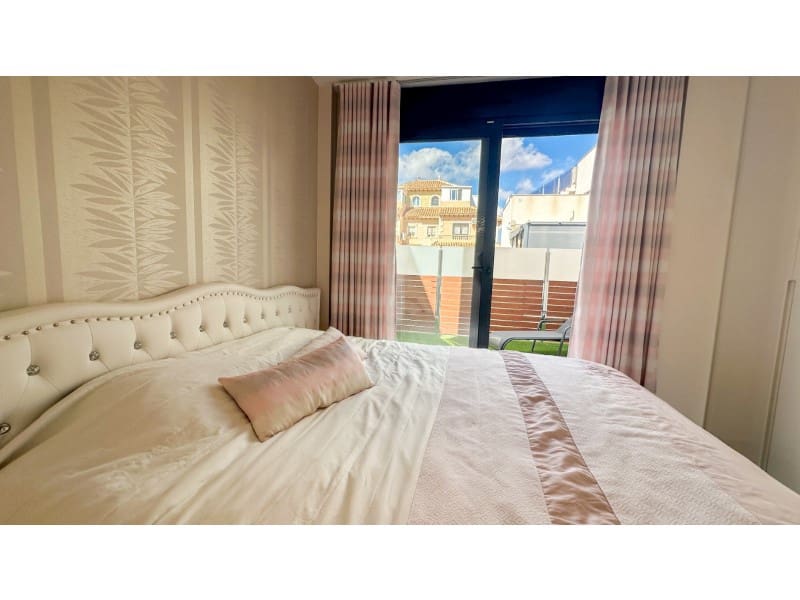 5 soverom Villa til salgs i Torrevieja med svømmebasseng - € 549 000 (Ref: 10146781)