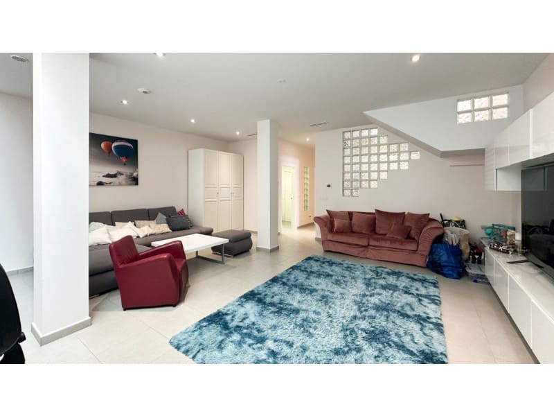 5 soverom Villa til salgs i Torrevieja med svømmebasseng - € 549 000 (Ref: 10146781)