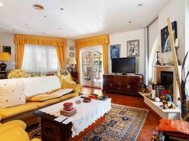 3 Zimmer Villa zu verkaufen in Cabo Roig, Orihuela mit Pool Garage - 1.550.000 € (Ref: 10154955)