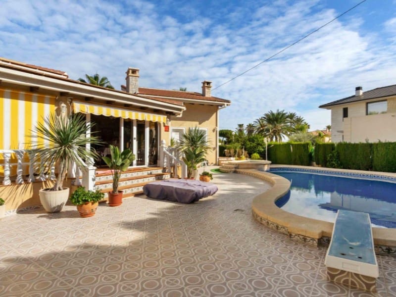 3 Zimmer Villa zu verkaufen in Cabo Roig mit Pool Garage - 1.550.000 € (Ref: 10154955)