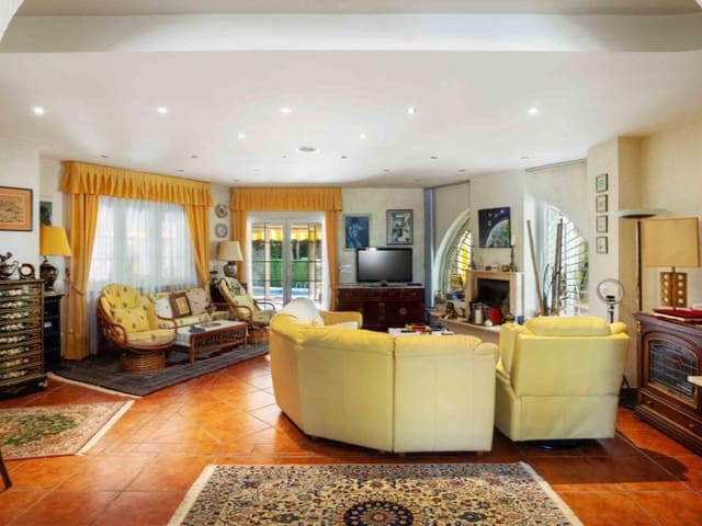 3 Zimmer Villa zu verkaufen in Cabo Roig, Orihuela mit Pool Garage - 1.550.000 € (Ref: 10154955)