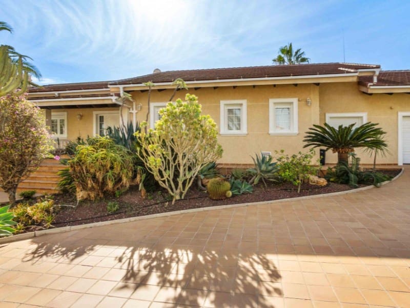 3 Zimmer Villa zu verkaufen in Cabo Roig mit Pool Garage - 1.550.000 € (Ref: 10154955)
