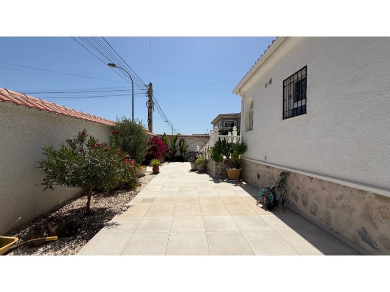 3 bedroom Villa for sale in El Chaparral with pool garage - € 645,000 (Ref: 10154956)