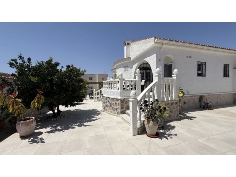 3 bedroom Villa for sale in El Chaparral with pool garage - € 645,000 (Ref: 10154956)
